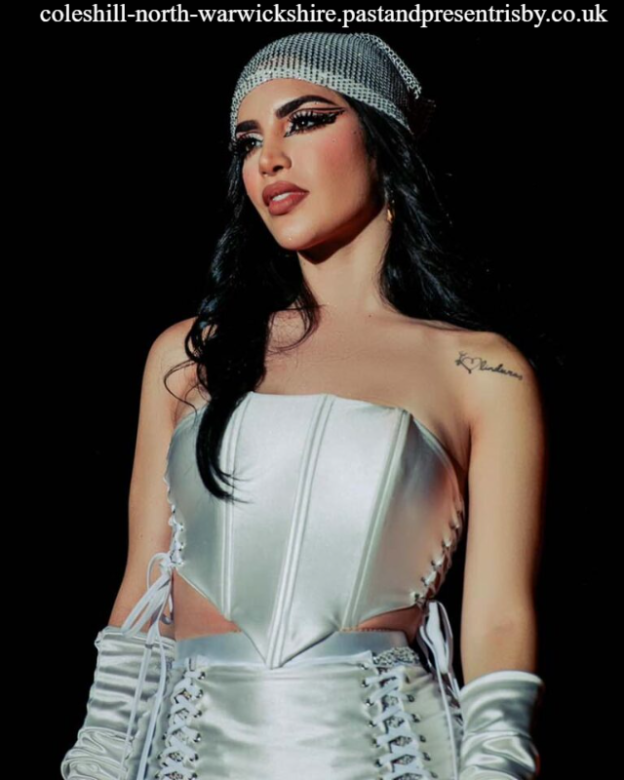 Biografi Kimberly Loaiza